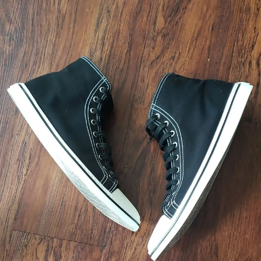 Prada Mens Black White Pointed Toe High-Top Sneakers Size 7